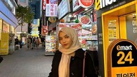  Baru-baru ini Oklin pergi mengunjungi Korea Selatan. Di sana ia puas menyambangi tempat kulineran yang populer. Foto: Instagram/oklinfia