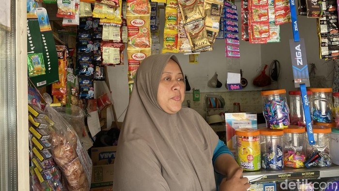 Pemilik warung sebelah kosan korban, Indah (Devi Puspitasari/detikcom)