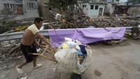 Bencana itu juga memaksa ribuan orang untuk dievakuasi. Hujan deras yang mengguyur Beijing terus menerus itu tercata sebagai yang paling deras sejak pencatatan resmi dimulai sekitar 140 tahun lalu.  