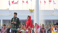 Presiden Joko Widodo (Jokowi) dan Ibu Negara Iriana membuka acara Istana Berkebaya di depan Istana Merdeka, Jakarta Pusat, Minggu (6/8/2023).  