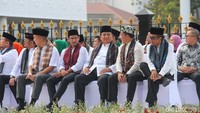 Kemudian hadir juga para menteri Kabinet Indonesia Maju.  