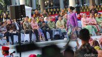 Potret Jokowi Dan Iriana Berbusana Betawi Buka Istana Berkebaya