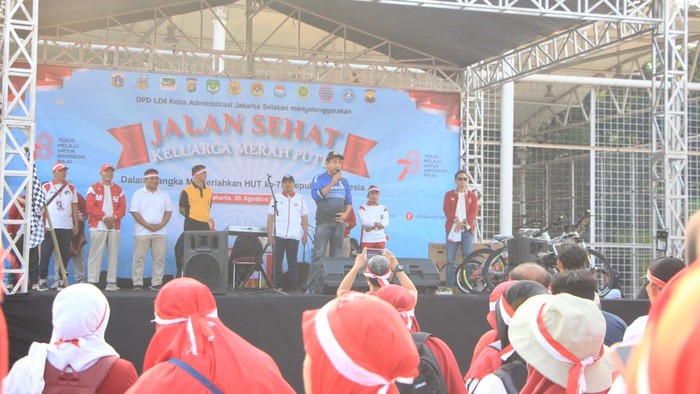 DPD LDII Kota Jakarta Selatan sukses menyelenggarakan jalan sehat dalam rangka  menyemarakan HUT RI ke-78 bertajuk “Jalan Sehat Keluarga Merah Putih.” Acara dihelat  pada Minggu (6/8) di Lapangan Sepakbola Blok S, Jakarta Selatan.