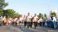 Kapolda Riau M. Iqbal ikut ambil bagian dalam kegiatan tersebut. Gubernur Riau Syamsuar juga berpartisipasi di ajang lari tersebut.