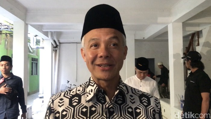 Suasana pertemuan Ganjar Pranowo dengn ibunda Ketum PBNU, Minggu (6/8/2023).