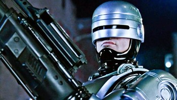 Serial RoboCop dulu juga jarang dilewatkan oleh para remaja. Biasanya tayang setiap hari Sabtu, serial ini mengisahkan seorang polisi bernama Alex Murphy menjadi robot kuat setelah mengalami tragedi di mana dirinya hanya tersisa kepala saja. Seluruh badannya adalah robot.  Foto: Unwired