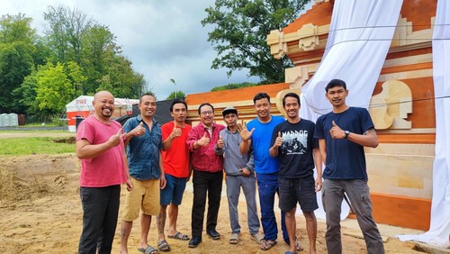 Wakil Gubernur Bali Cok Ace Sambangi PMI asal Bali di Polandia, Sabtu (5/8/2023).