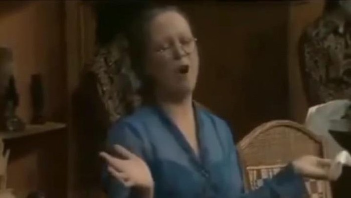 Wieteke Van Dort pencipta lagu Geef Mij Maar Nasi Goreng.