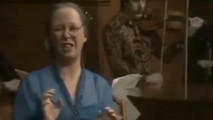 Wieteke Van Dort pencipta lagu Geef Mij Maar Nasi Goreng.