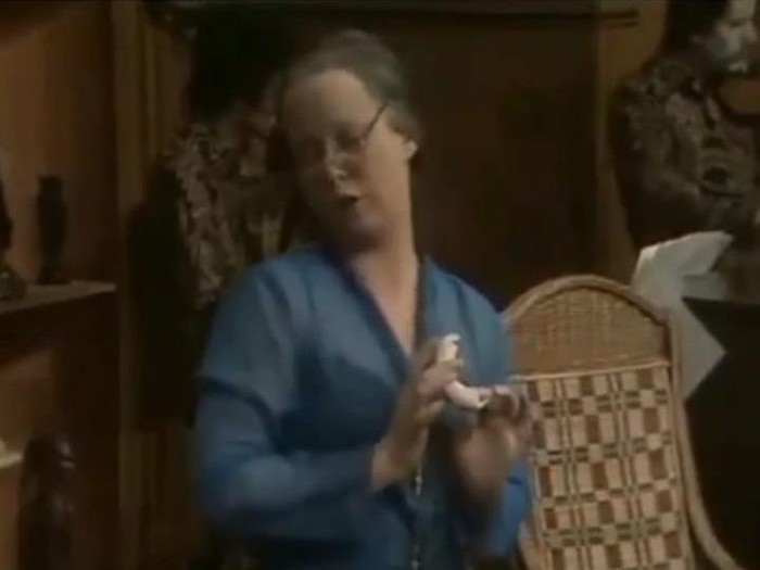 Wieteke Van Dort pencipta lagu Geef Mij Maar Nasi Goreng.