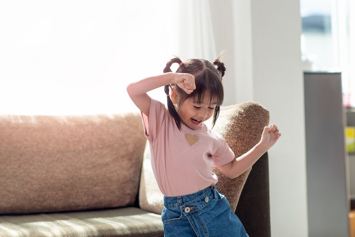 23 Lagu Bahasa Inggris Mudah Dihafal untuk Praktek & Tugas Sekolah Beserta Liriknya
