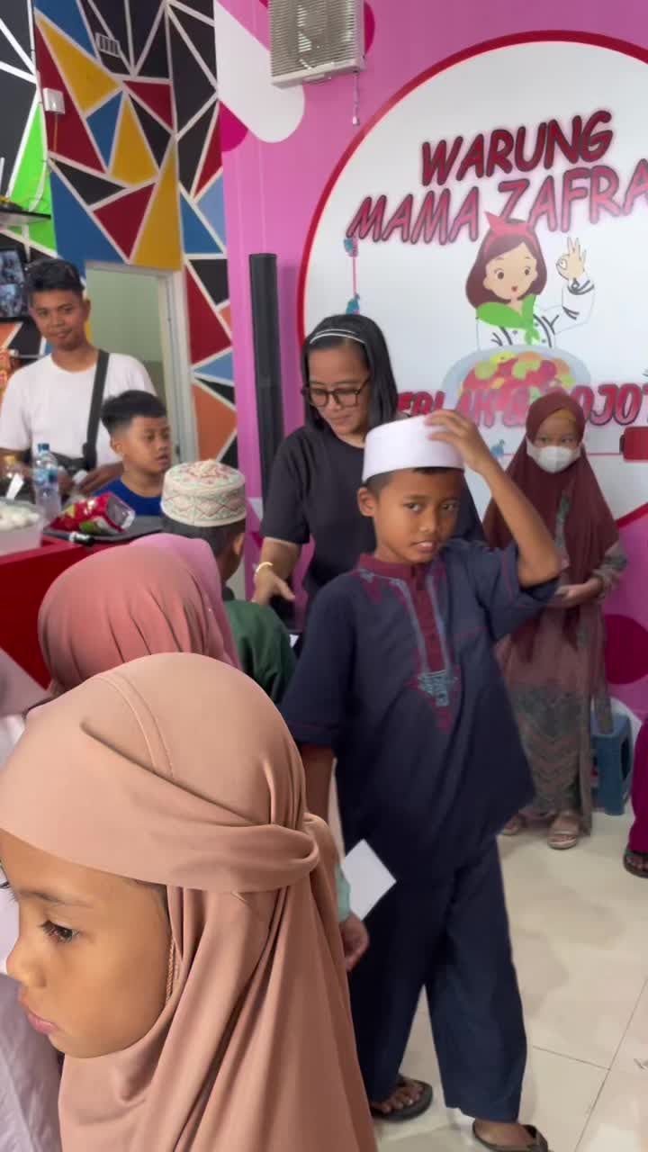 5 TikToker Ini Raih Views Jutaan dari Video Jualan Makanan di Warung