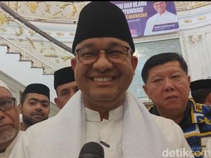 Saat Anies Tersenyum Ditanya Pilih Cawapres AHY atau Khofifah