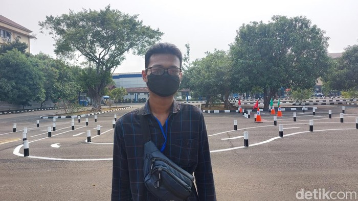 Aqil senang lolos uji SIM setelah lintasan baru diterapkan. Dia sebelumnya 4 kali gagal.