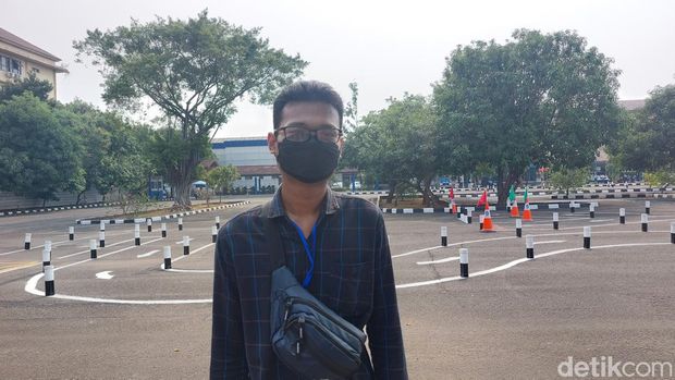 Aqil senang lolos uji SIM setelah lintasan baru diterapkan. Dia sebelumnya 4 kali gagal.