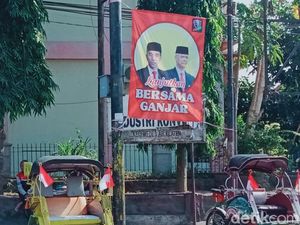 Ganjarist Klaten Pasang Baliho Ganjar-Jokowi Tepis Jokowi Dukung Calon Lain
