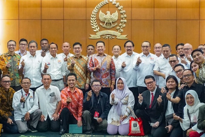 Ketua MPR RI Bambang Soesatyo mengungkapkan terdapat keterkaitan yang erat antara Empat Pilar MPR RI (Pancasila, UUD NRI Tahun 1945, NKRI, dan Bhineka Tunggal Ika) dengan dunia usaha.