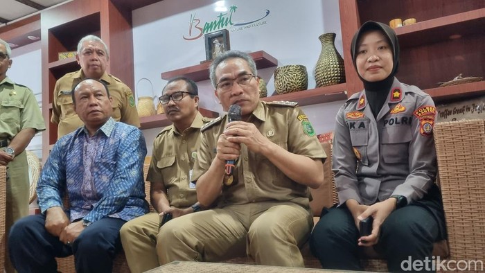 Bupati Bantul Abdul Halim Muslih saat memberikan keterangan di Kompleks Parasamya Pemkab Bantul, Senin (7/8/2023).