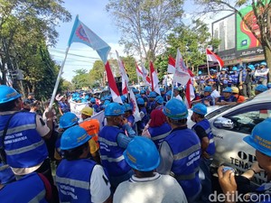 Jeritan Buruh Peti Kemas Pelabuhan Samarinda Sudah 7 Tahun Tak Digaji