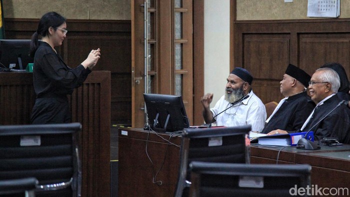 Emosi Lukas Enembe saat Dibilang Berjudi