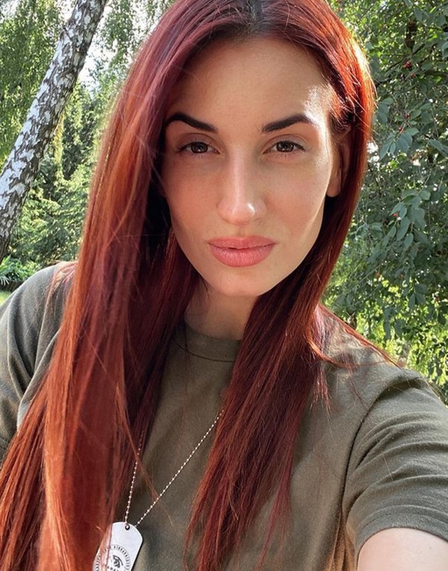 Wanita 31 tahun itu bahkan sosoknya sudah terkenal di Rusia. Oleh media Rusia, Evgeniya dijuluki sebagai ‘Nazi’ karena dinilai kejam.Foto: dok. Instagram/@emerald.evgeniya