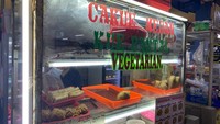 Namanya Cakwe Medan Vegetarian. Selain cakwe, mereka juga menjual kua bantal dan gorengan talas loh. Foto: Detikcom