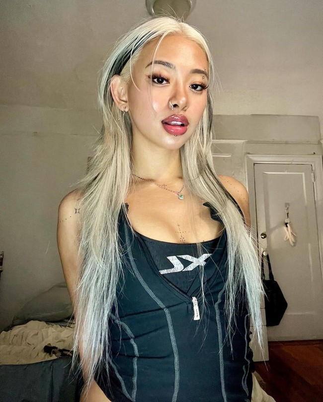 Di TikTok, ia mengunggah bukti-buktinya dari cuitan di masa lalu, ia mengaku melakukan manifestasi. Foto: Instagram Grace Dumdaw