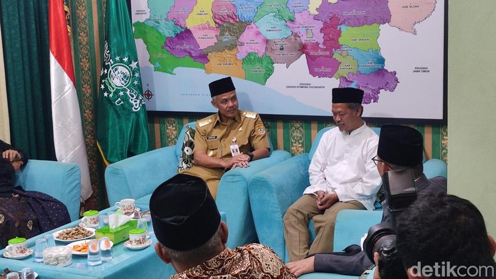 Gubernur Jateng Ganjar Pranowo sowan ke NU-Muhammadiyah Jateng, Senin (7/8/2023).