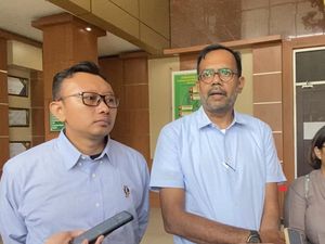 Haris Azhar dan Fatia Tuding Jaksa Asal-asalan Hadirkan Ahli