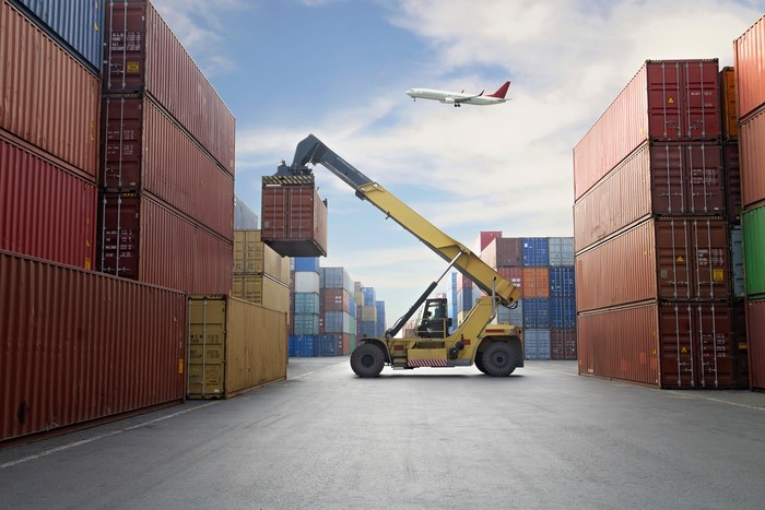 ilustrasi jasa logistik