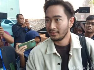 Jeje Hadapi Masalah Perselingkuhan Syahnaz dengan Rajin Ibadah