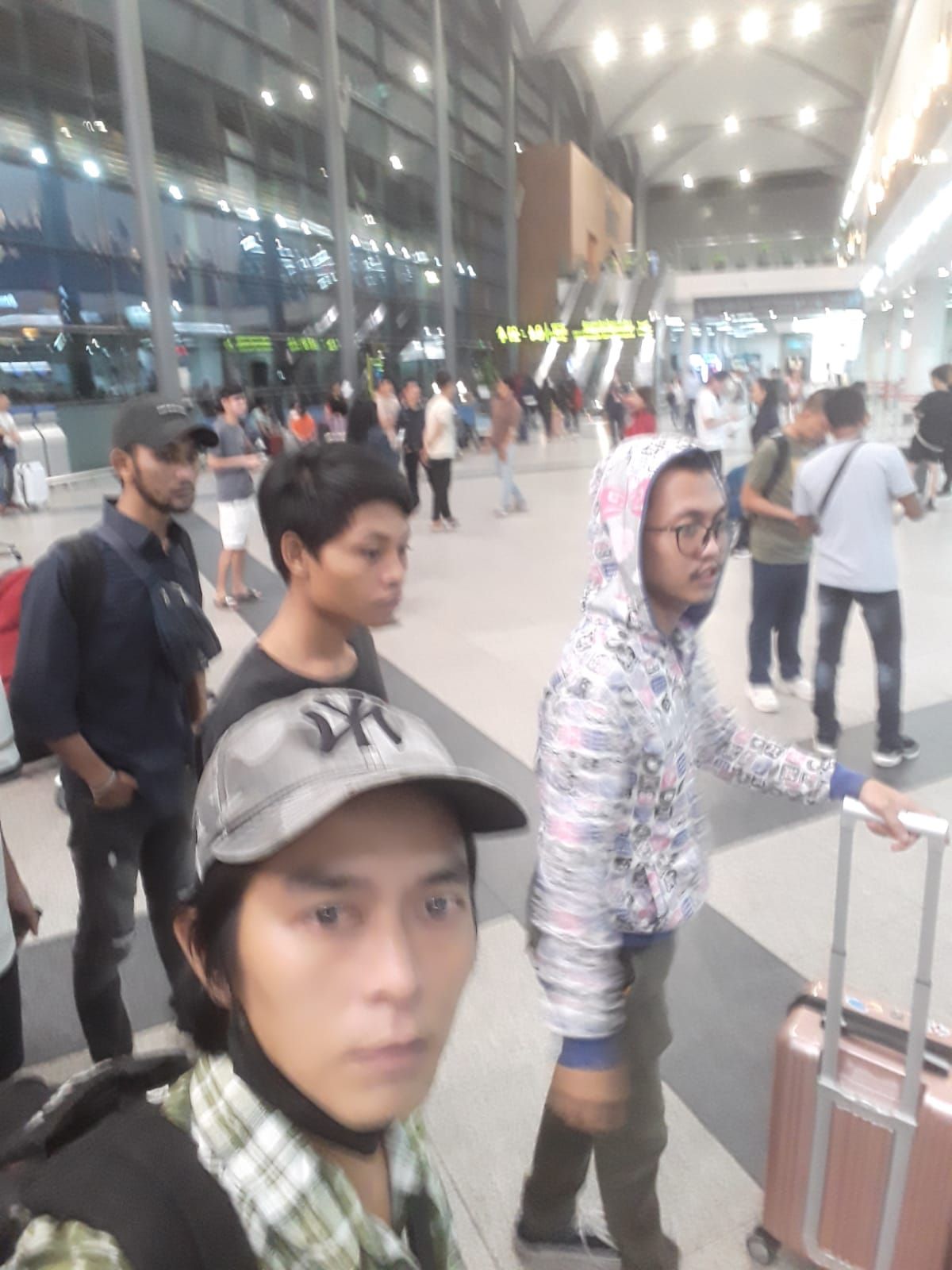 Juna pulang ke Indonesia, termasuk 11 WNI yang sempat terpaksa bekerja sebagai penipu cinta di Kamboja. (Dok pribadi Juna)
