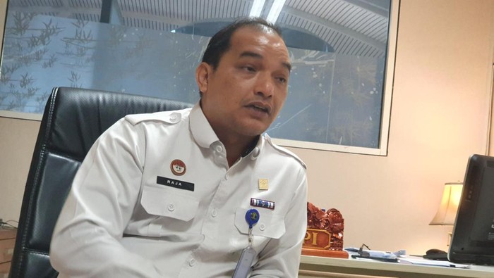 Kepala Bidang (Kabid) Tempat Pemeriksaan Imigrasi (TPI) Bandara Ngurah Rai Raja Ulul Azmi saat ditemui di kantornya, Badung, Bali, Senin (7/8/2023). (Ronatal Siahaan/detikBali)