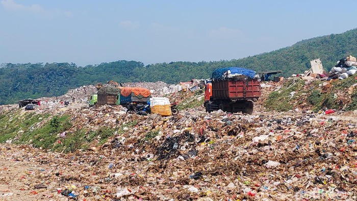 Kondisi TPA Sarimukti, Kabupaten Bandung Barat.