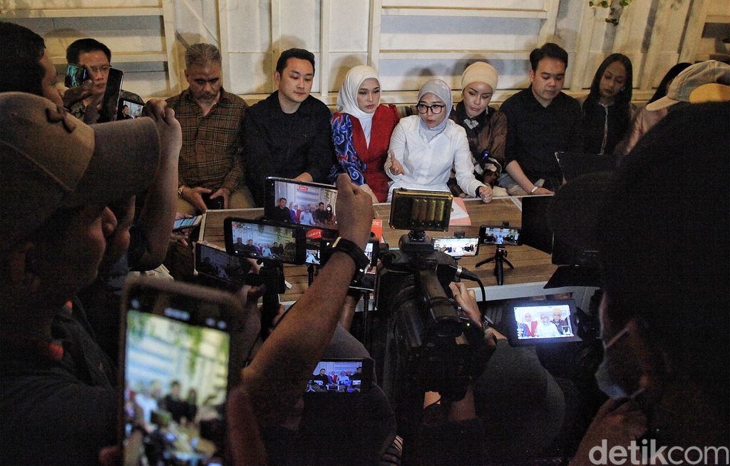 Konferensi Pers Miss Universe Indonesia Miss Universe Indonesia menggelar konferensi pers di Jakarta, Senin (7/8/2023).