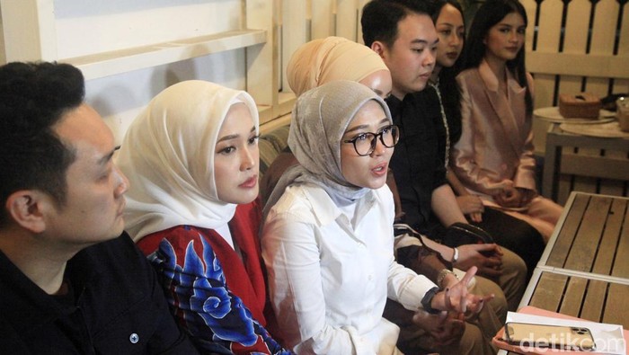 Miss Universe Indonesia menggelar konferensi pers di Jakarta, Senin (7/8/2023).