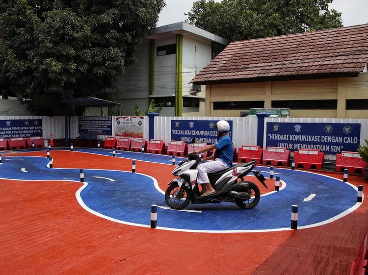 Ujian Praktik SIM Kini dengan Rute S, Susah atau Gampang?