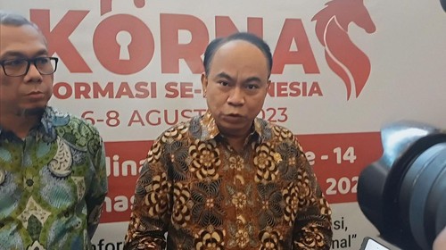 Menteri Komunikasi dan Informatika Budi Arie setelah mengahadiri acara pembukaan Rapat Kerja Nasional (Rakernas) Komisi Informasi (KI) di Lombok Raya Hotel, Mataram, NTB, Senin (7/8/2023)