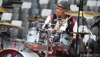 Menteri Basuki terlihat sangat antusias.