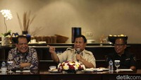 Diskusi bersama Prabowo diselingi sesi tanya jawab, salah satunya soal pembangunan IKN yang masih berproses.