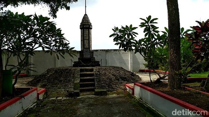 Monumen Potlot, saksi bisu pertama kali bendera merah putih berkibar jauh sebelum Indonesia merdeka