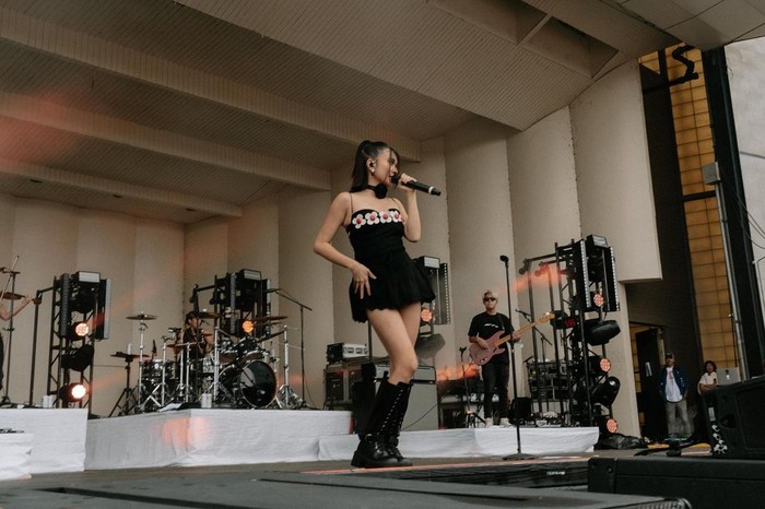 Niki Zefanya di Lollapalooza Niki Zefanya di Lollapalooza