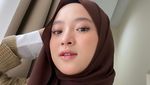 Nissa Sabyan Nongkrong di Kafe Bareng Ayus dan Para Fans