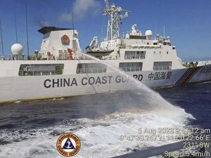 Filipina Tuding China Tingkatkan Ketegangan Usai Menembakkan Meriam Air