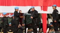 Pembaretan dan penyematan brevet diberikan oleh Komandan Paspampres (Danpaspampres) Mayjen TNI Rafael Granada Baay.  