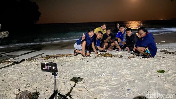 Pantai Teluk Hantu, Lampung. (Tommy Saputra)