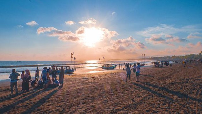 Pantai Teluk Penyu di Cilacap.