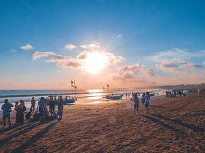 Bersantai di Pantai Teluk Penyu, Wisata Alam Indah di Cilacap