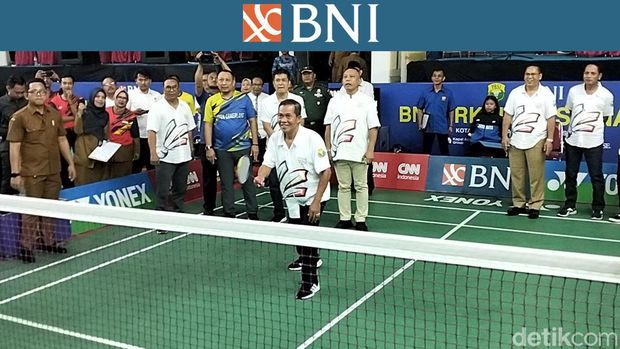 BNI Sirkuit Nasional (Sirnas) Banten 2023 resmi dimulai pada hari ini, Senin (7/8/2023). Ajang ini dibuka langsung oleh Wali Kota Serang Syafrudin di GOR Maulana Yusuf Serang.