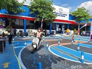 Apresiasi Pemohon SIM di Gresik Akui Sirkuit Baru Bentuk S Lebih Mudah